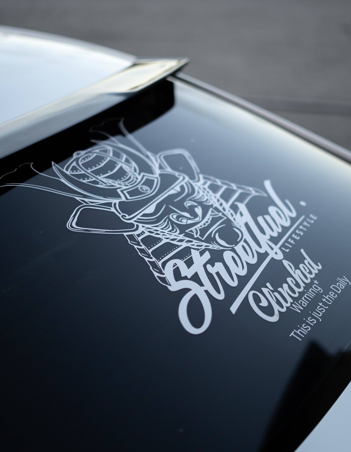 Samurai banner rear windshield sticker close-up